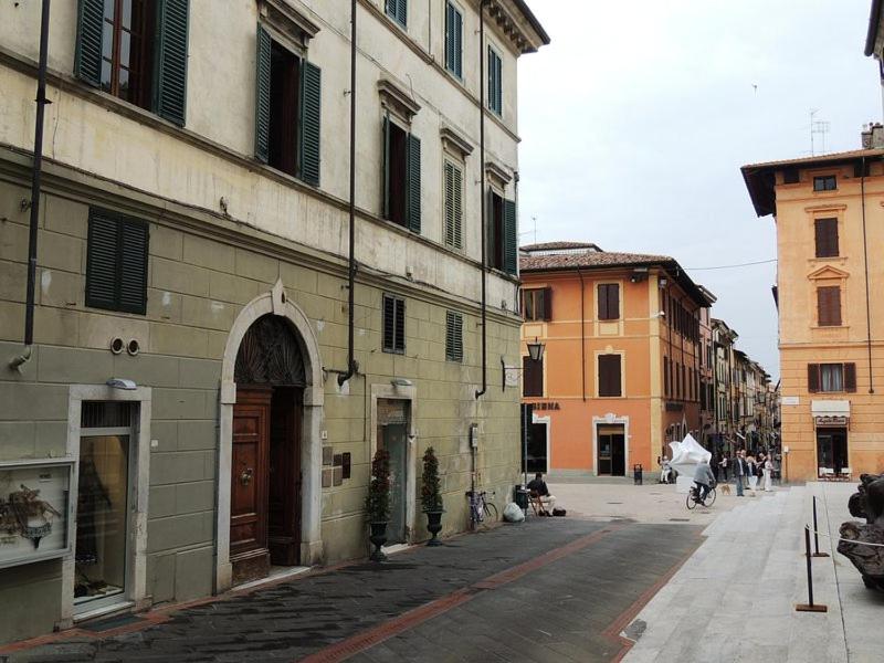 La Perla in piazza Duomo a Pietrasanta - B&B Pietrasanta