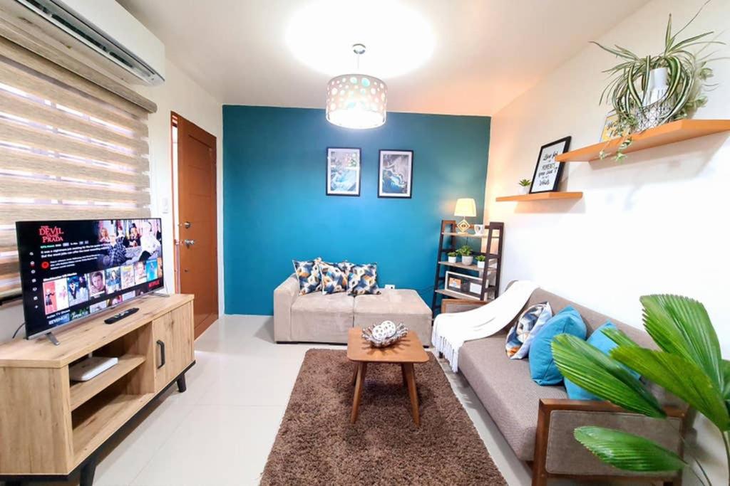 B&B Batangas - Cozy Space Near SM with Netflix and Fiber WiFi - Bed and Breakfast Batangas