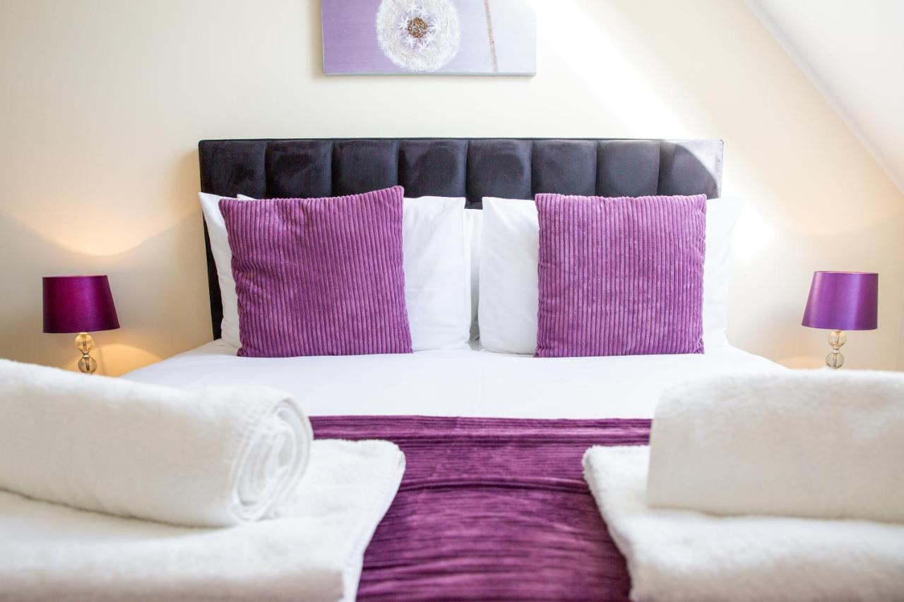 B&B Hoddesdon - Velvet 2-bedroom apartment, Clockhouse, Hoddesdon - Bed and Breakfast Hoddesdon