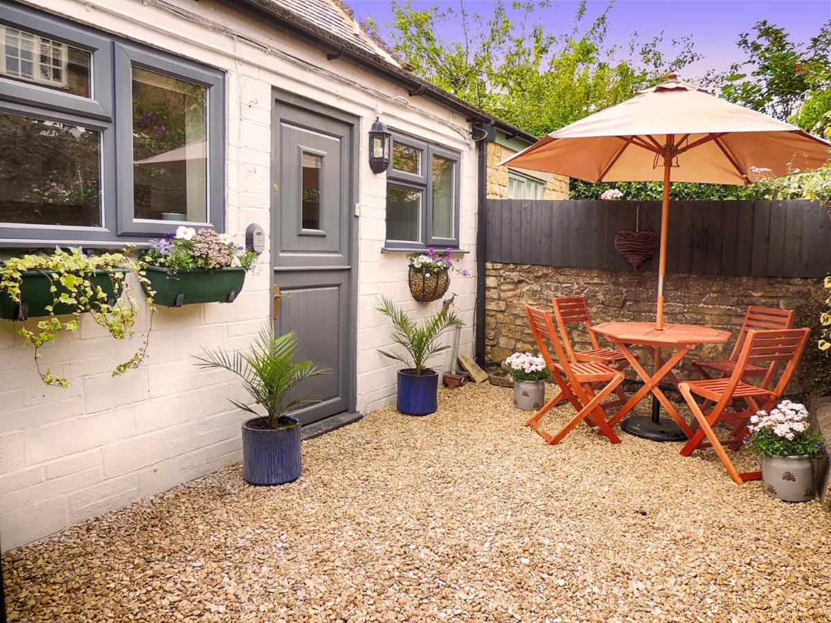 The Lansdowne Cottage - Exclusive Welcome Hamper - B&B Bourton on the Water