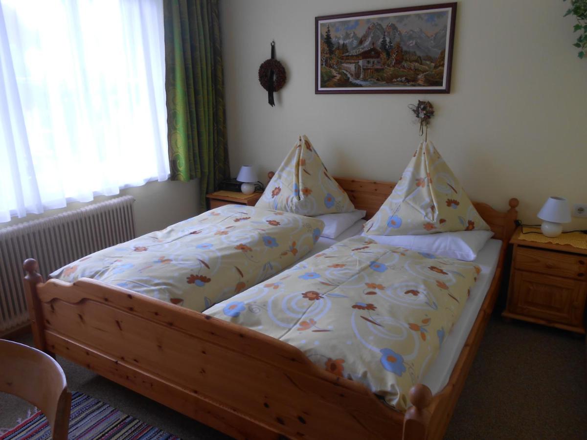 Tweepersoonskamer met 2 Aparte Bedden