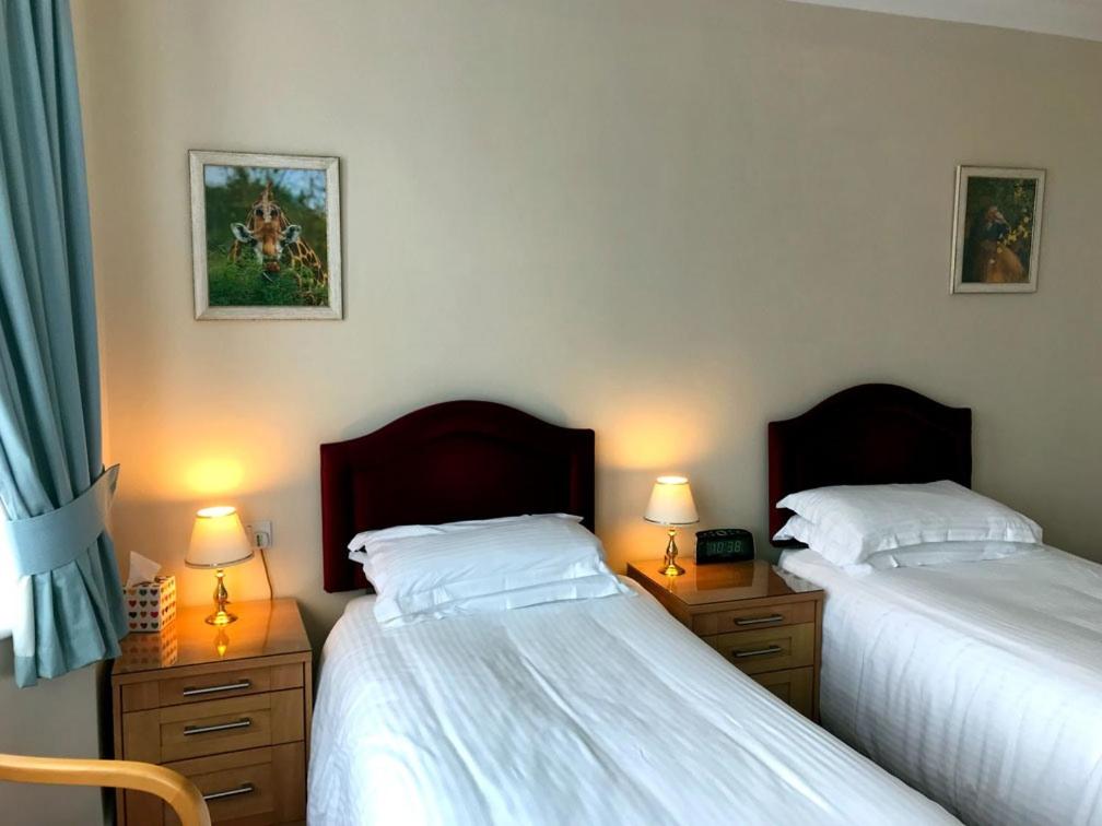 Kleines Zweibettzimmer