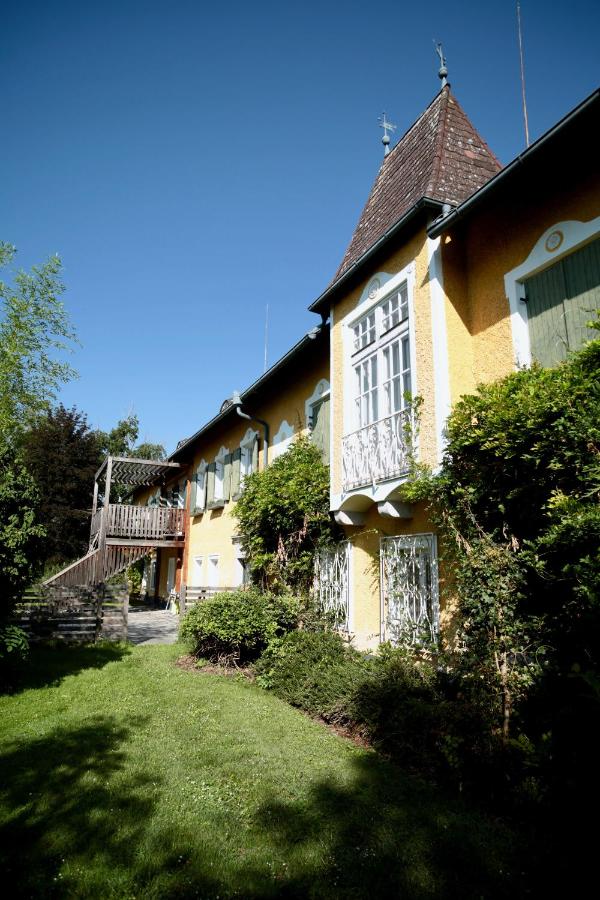 Schloss Pesenbach Chalet im Freizeitland Feldkirchen an der Donau - Chambres d'hôtes Feldkirchen an der Donau