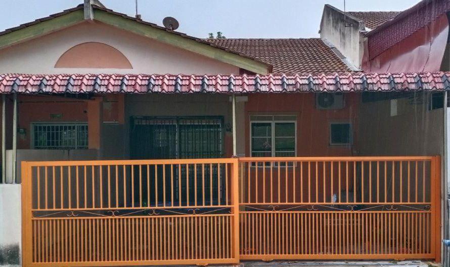 Homestay Ummi Razzin - B&B