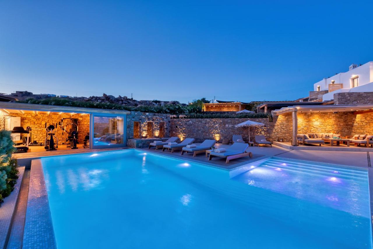 Five-Bedroom Villa with Private Heated Pool and Gym - Sea View | M FOUR
