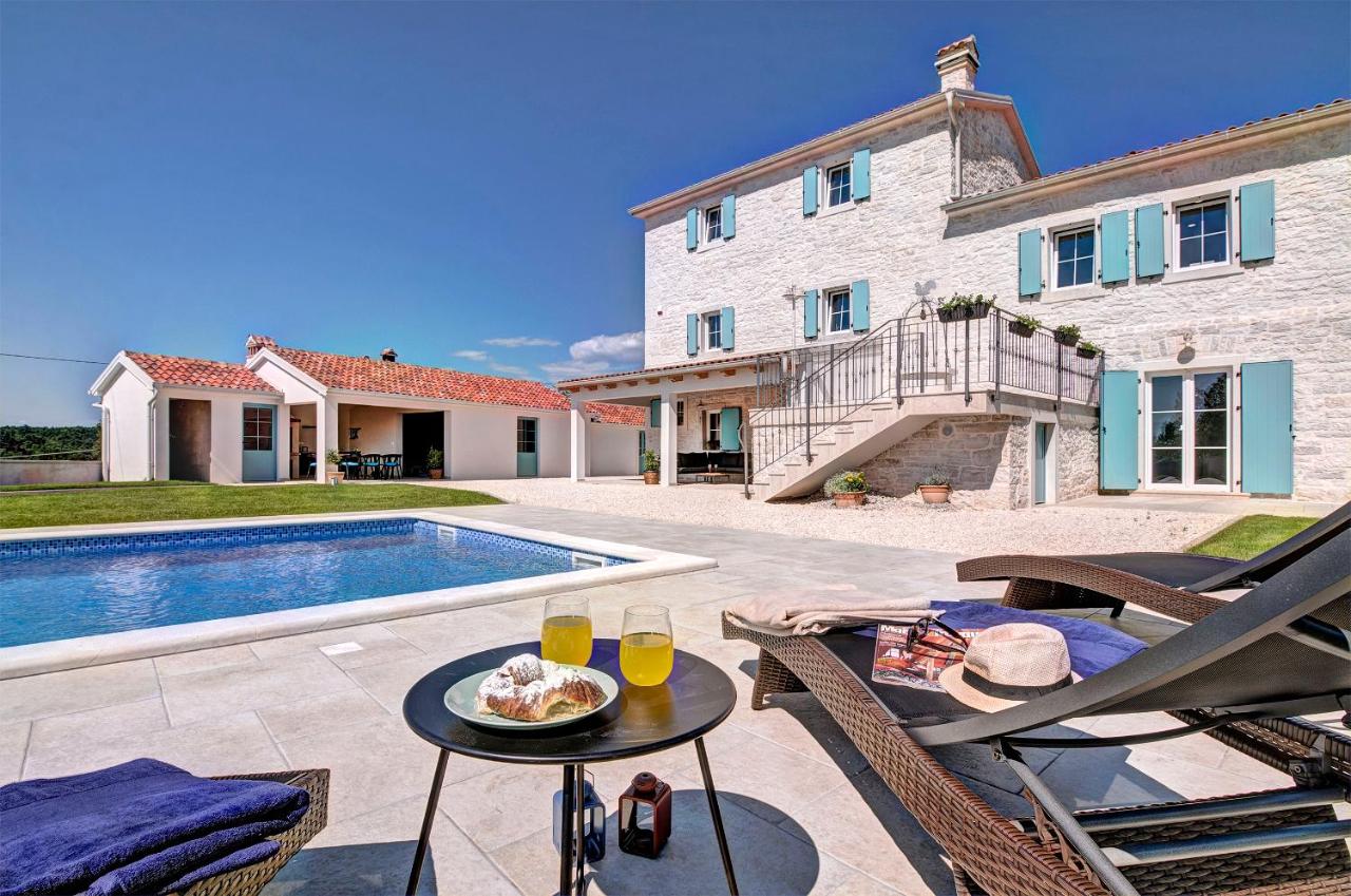 B&B Barat - Stone Villa Milic with private pool in Barat, Istria - Bed and Breakfast Barat