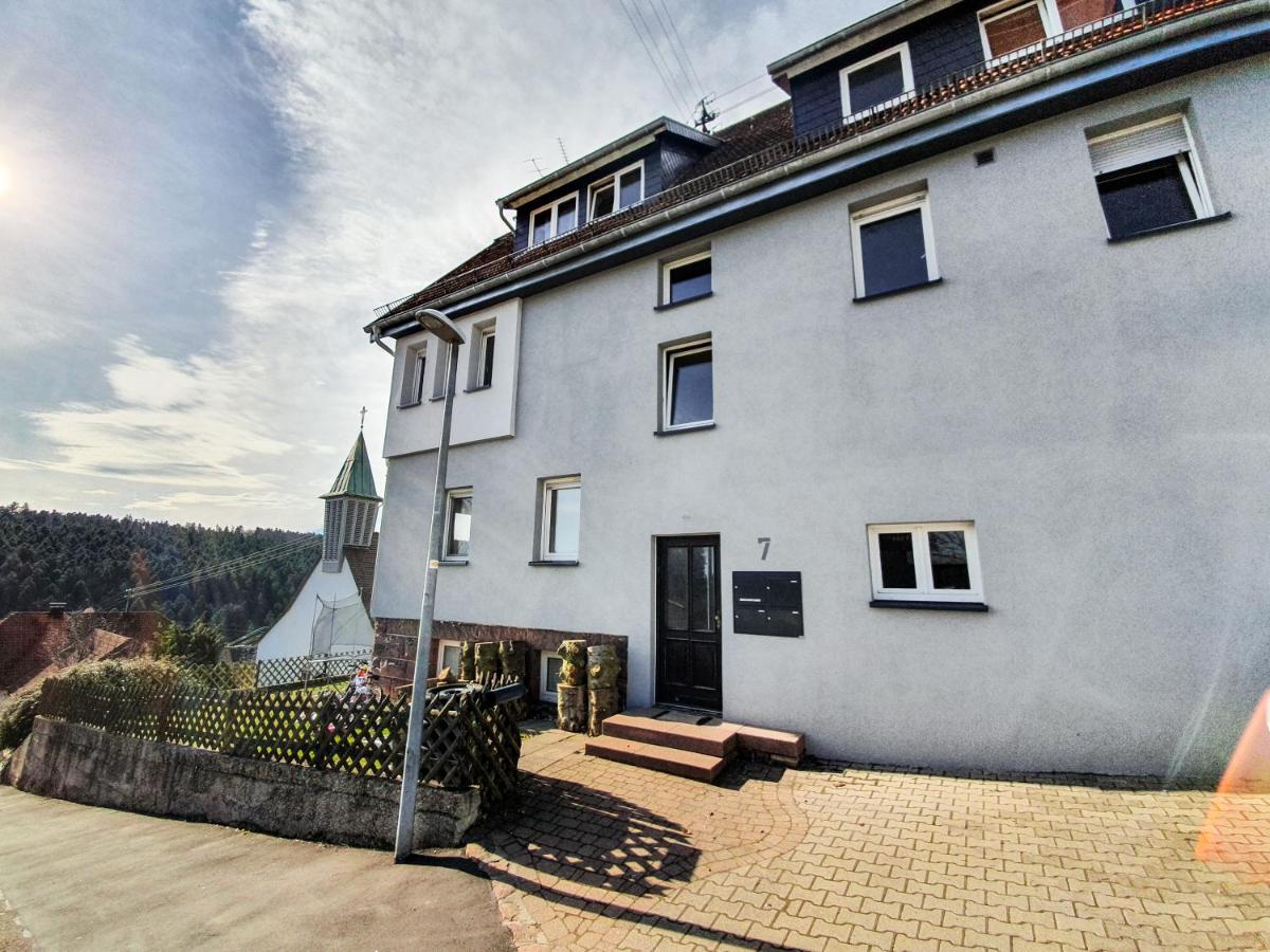 B&B Unterreichenbach - Ferienwohnung Schwarzwaldblick - Bed and Breakfast Unterreichenbach