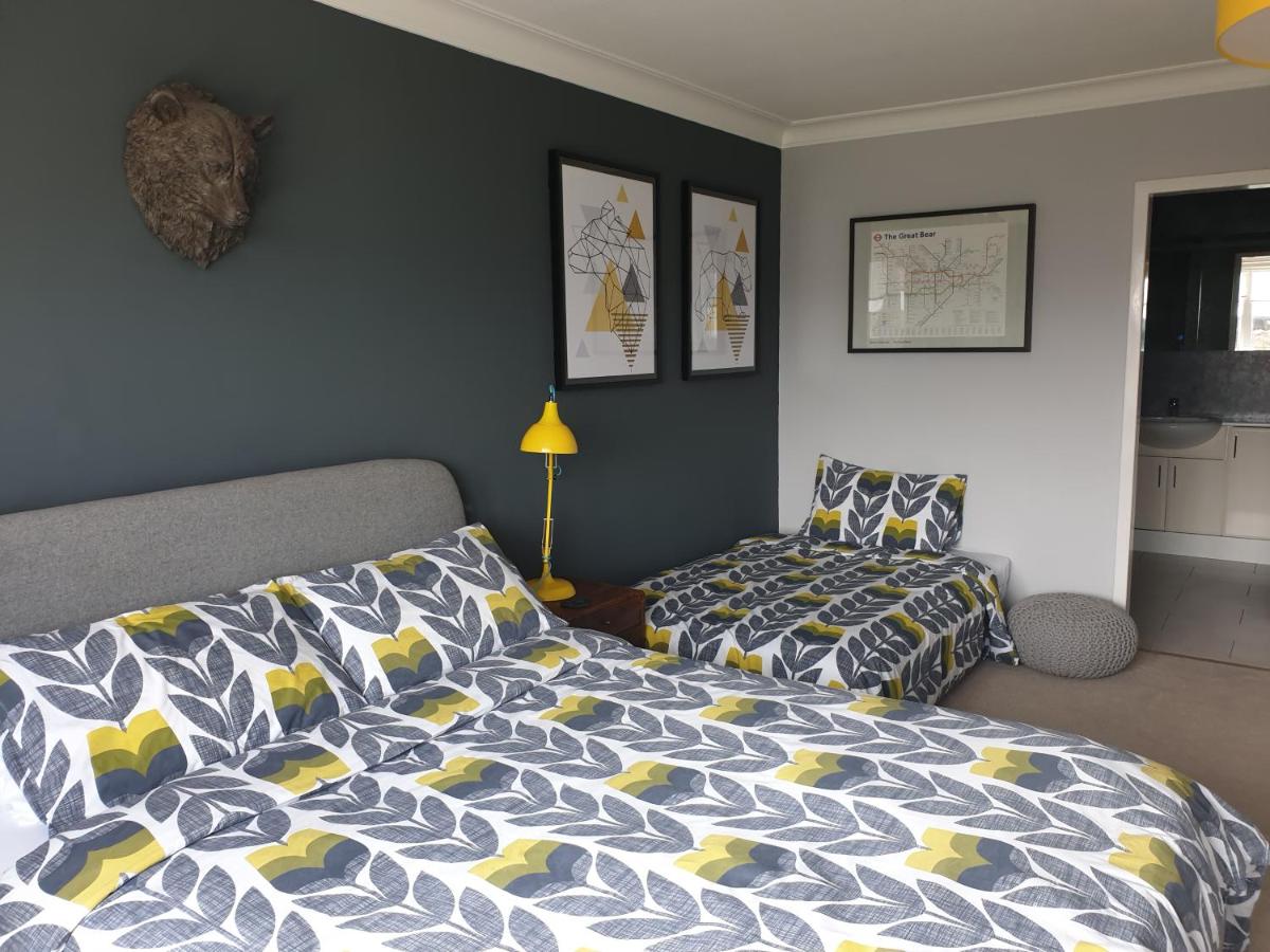 Bear - Deluxe Double Room with Extra Bed and Ensuite