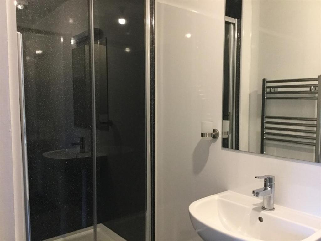 Habitación Doble Deluxe con ducha