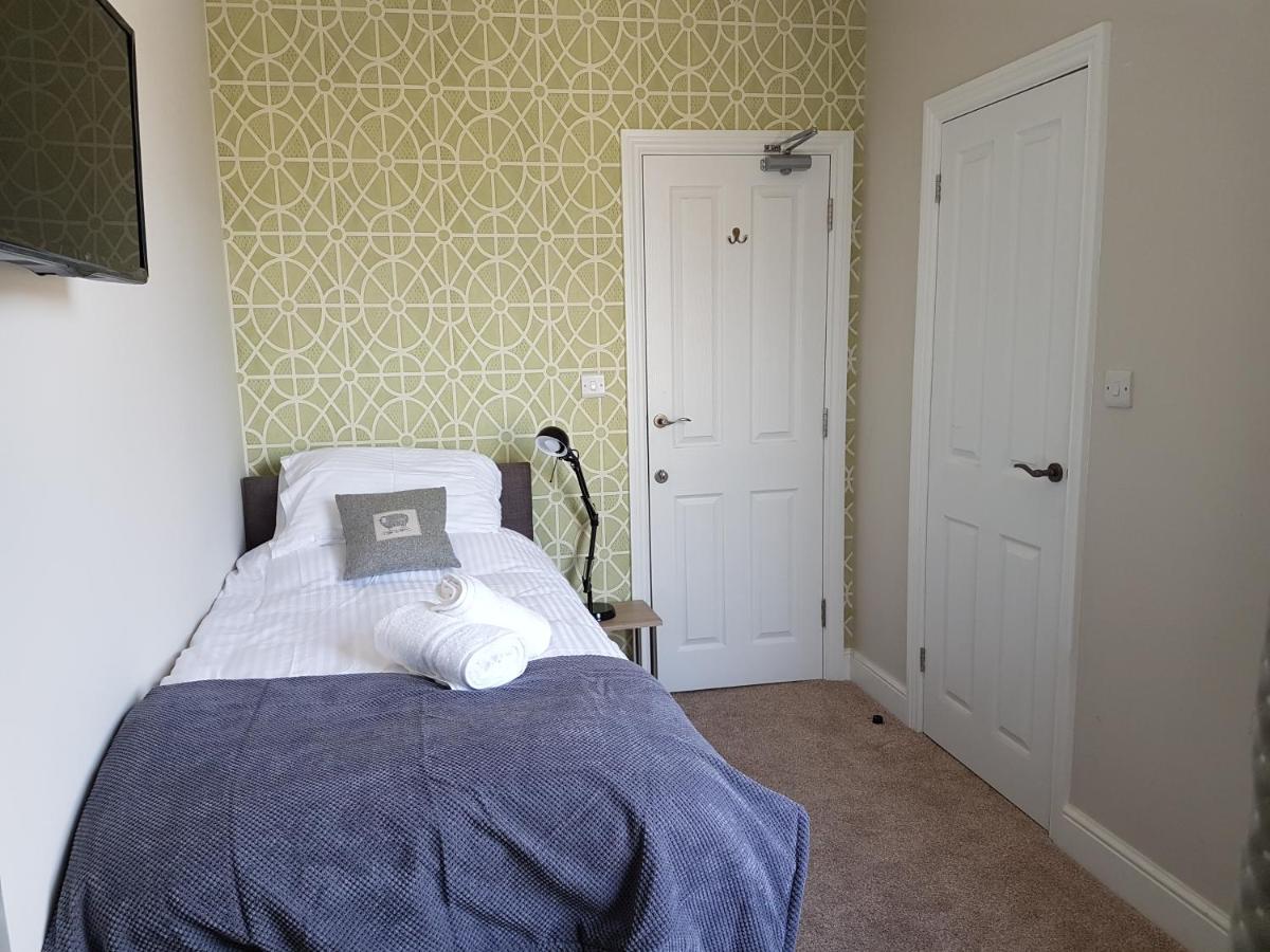 Chambre Simple avec Douche 