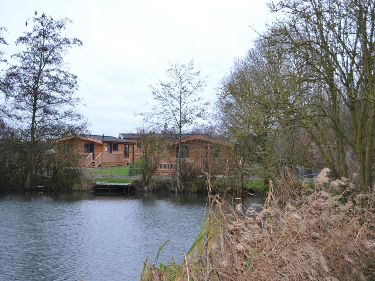 B&B Chinnor - The Chiltern Lodges at Upper Farm Henton - Bed and Breakfast Chinnor