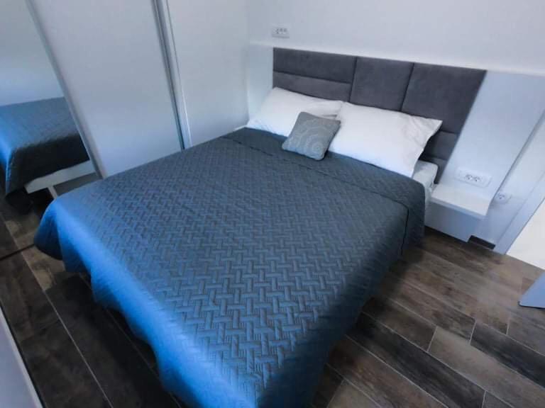 Apartamento con vistas al jardín