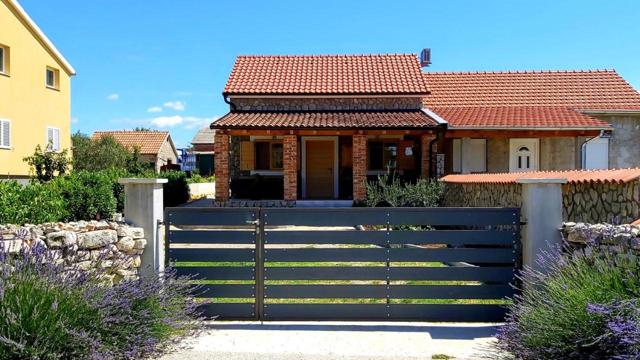 Country House Frane near Krka Waterfalls & Šibenik - Chambres d'hôtes Lađevci