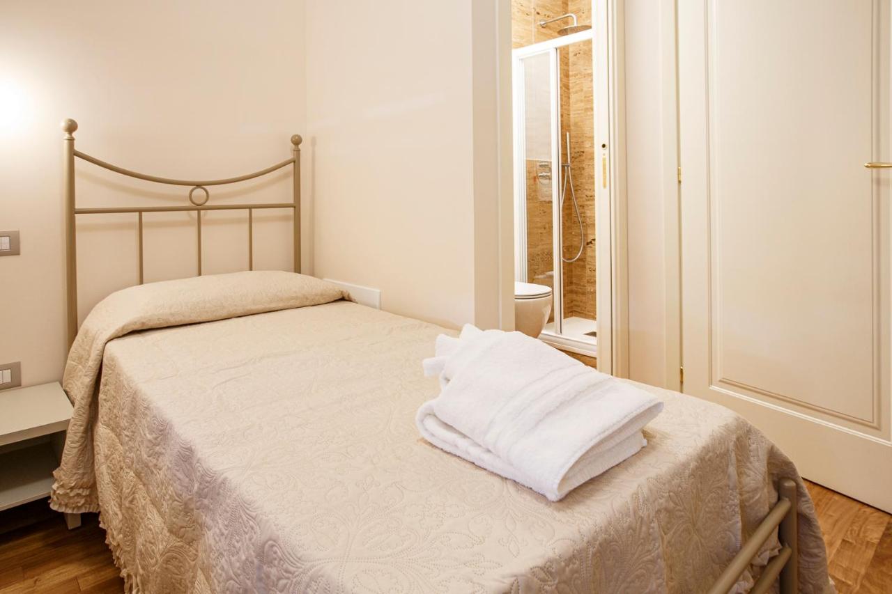 Twin Room with Private Bathroom