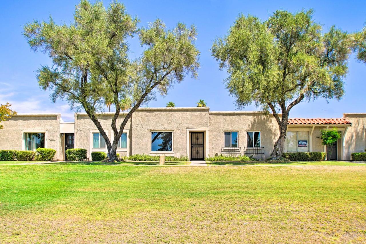 Walk to Trolley and Lake Sunny Scottsdale Townhome - Chambres d’hôtes Scottsdale