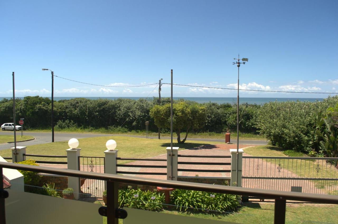 Crowned Crane - B&B Gonubie