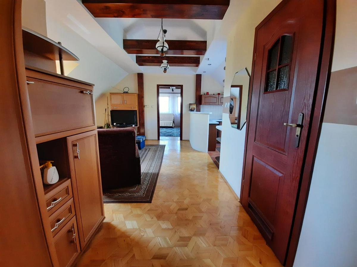 Apartment with Mountain View