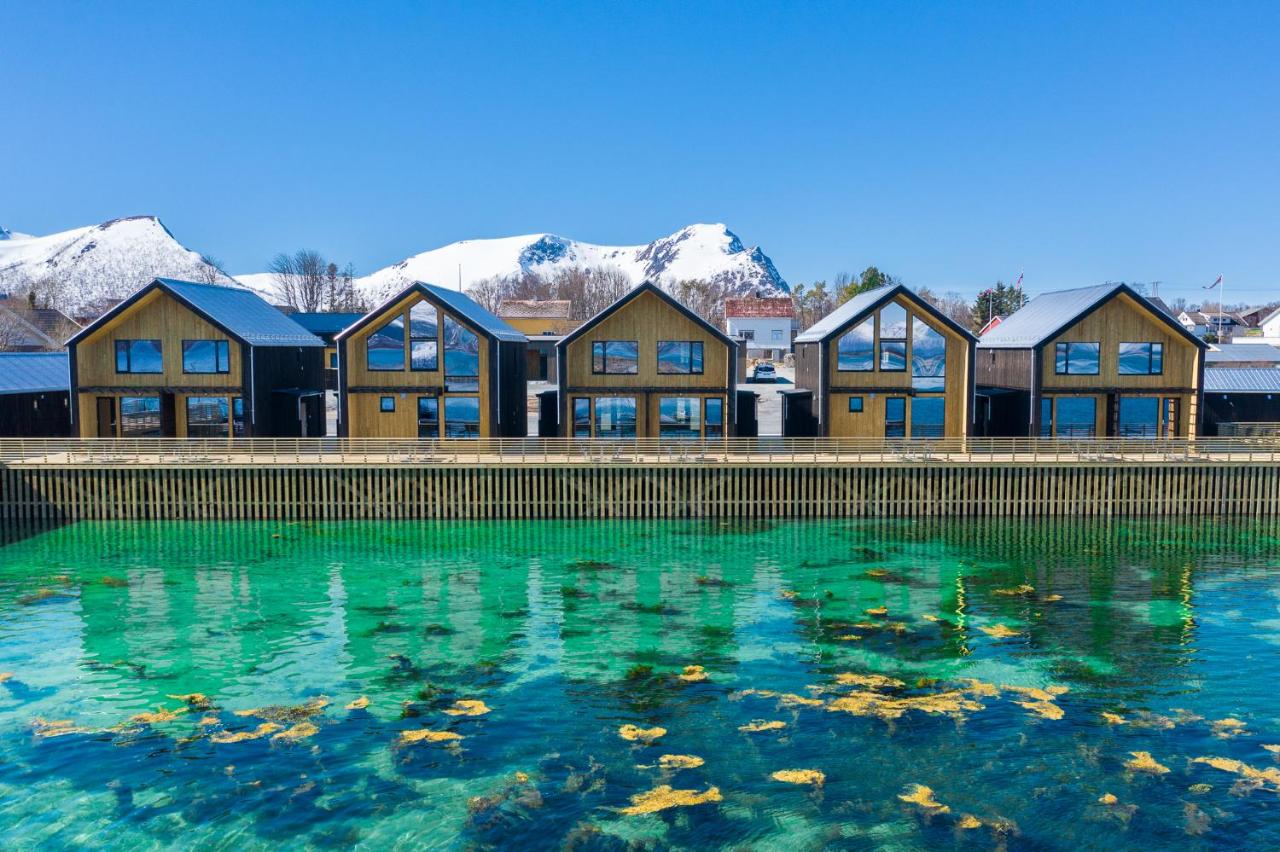 Risøyhamn Sjøhus AS - B&B Risøyhamn