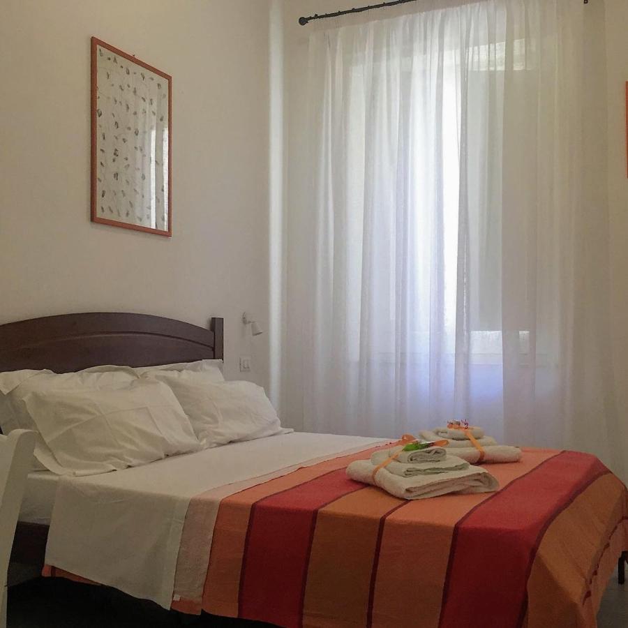 Tweepersoonskamer met een Eigen Externe Badkamer