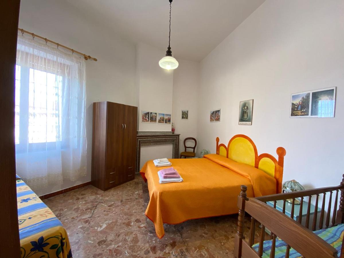 Camera Matrimoniale/Doppia con Letti Singoli con Bagno Privato Esterno