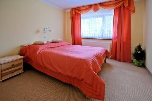 Apartment with Mountain View