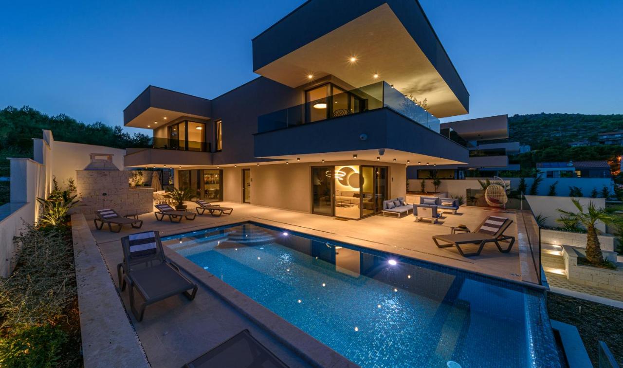 Villas Lucy - 1 Lemon with outdoor pool , 2 Cherry with indoor pool and 3 Plum with outdoor pool - B&B Marina