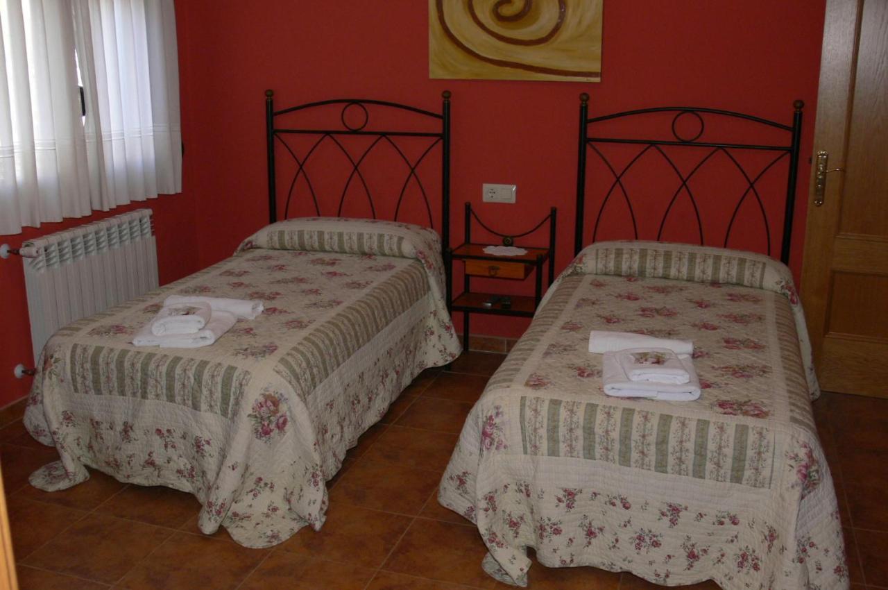 Doppel- oder Zweibettzimmer