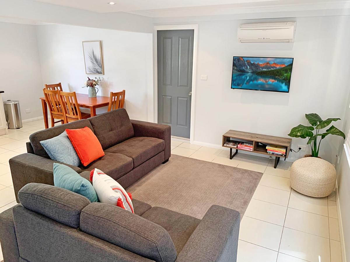 B&B Armidale - City Center - Modern 2-Bedroom Apartment - Bed and Breakfast Armidale