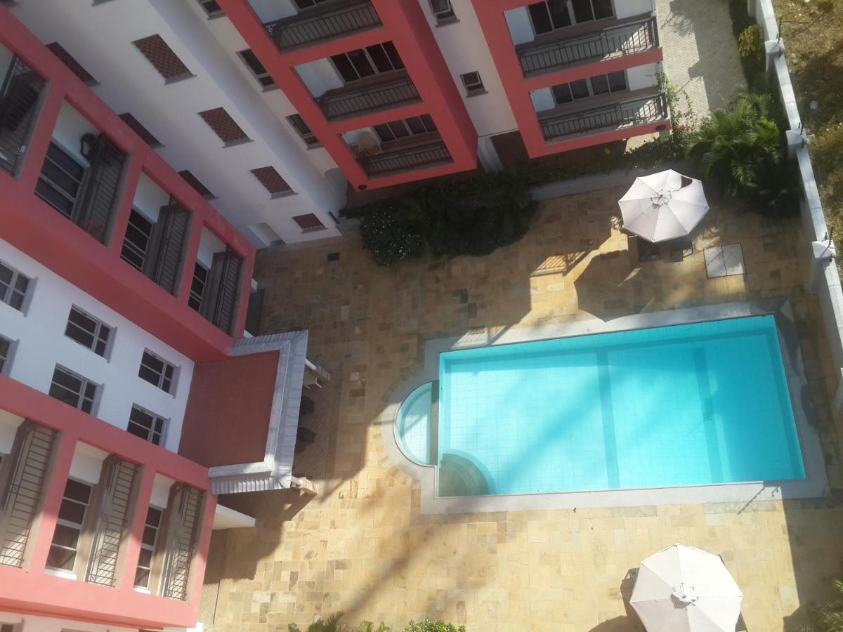 Shanzu Beach apartment with stunning Ocean view - B&B