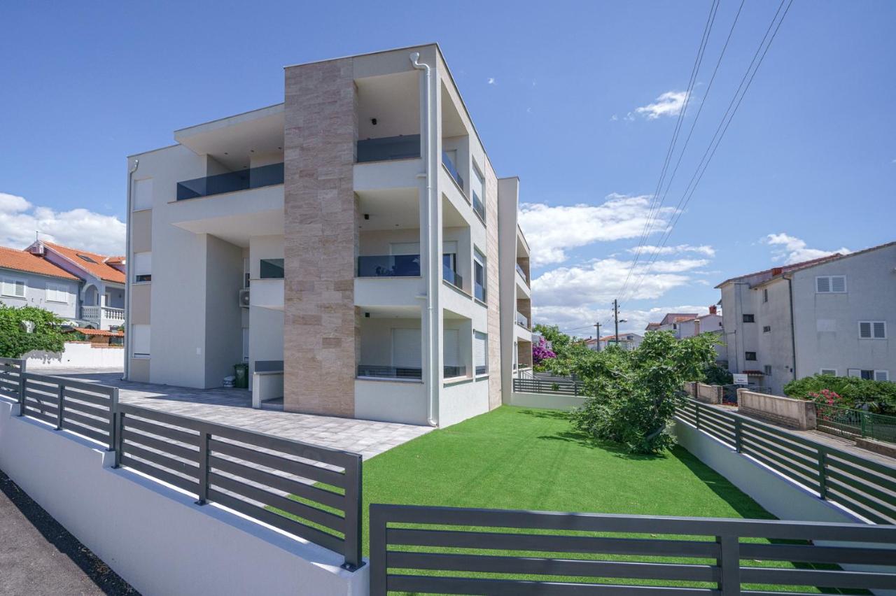 Apartment Figtree Vodice - Ferienwohnung Vodice