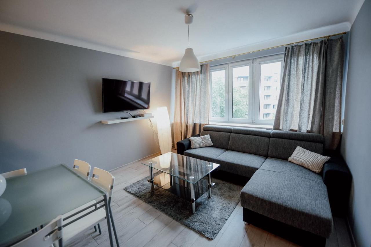 High Standard-University District - B&B Łódź