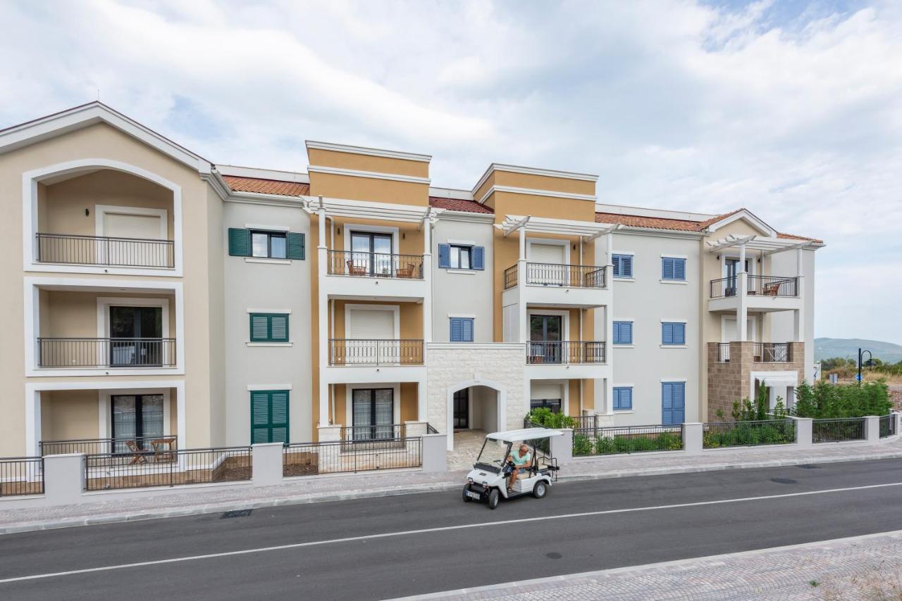 Lustica Apartments Central - B&B