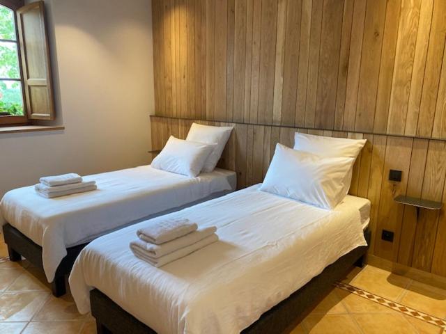 Chambre Familiale avec Salle de Bains Commune