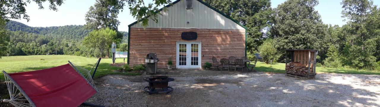 The Barrel House Bed & Breakfast - B&B