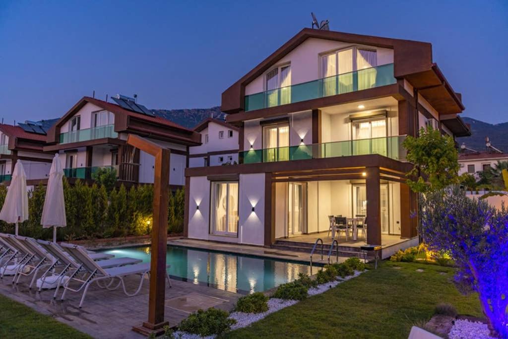 Bella- 4 Bedroom Holiday Villa in Oludeniz - B&B