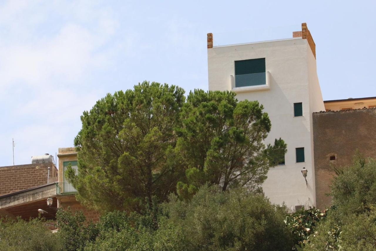 Apartment with Mountain View