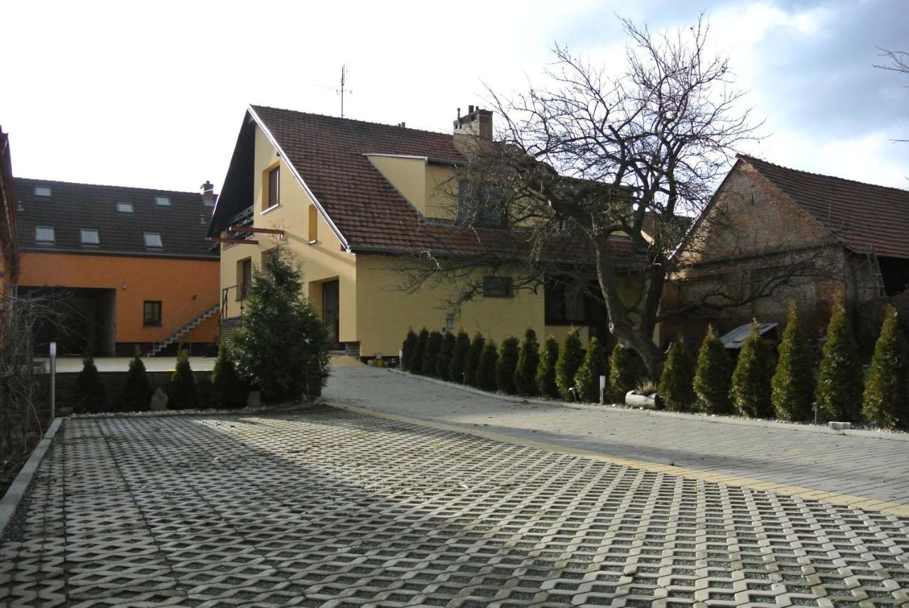 Penzion U řeky - Bed and Breakfast Vojkovice
