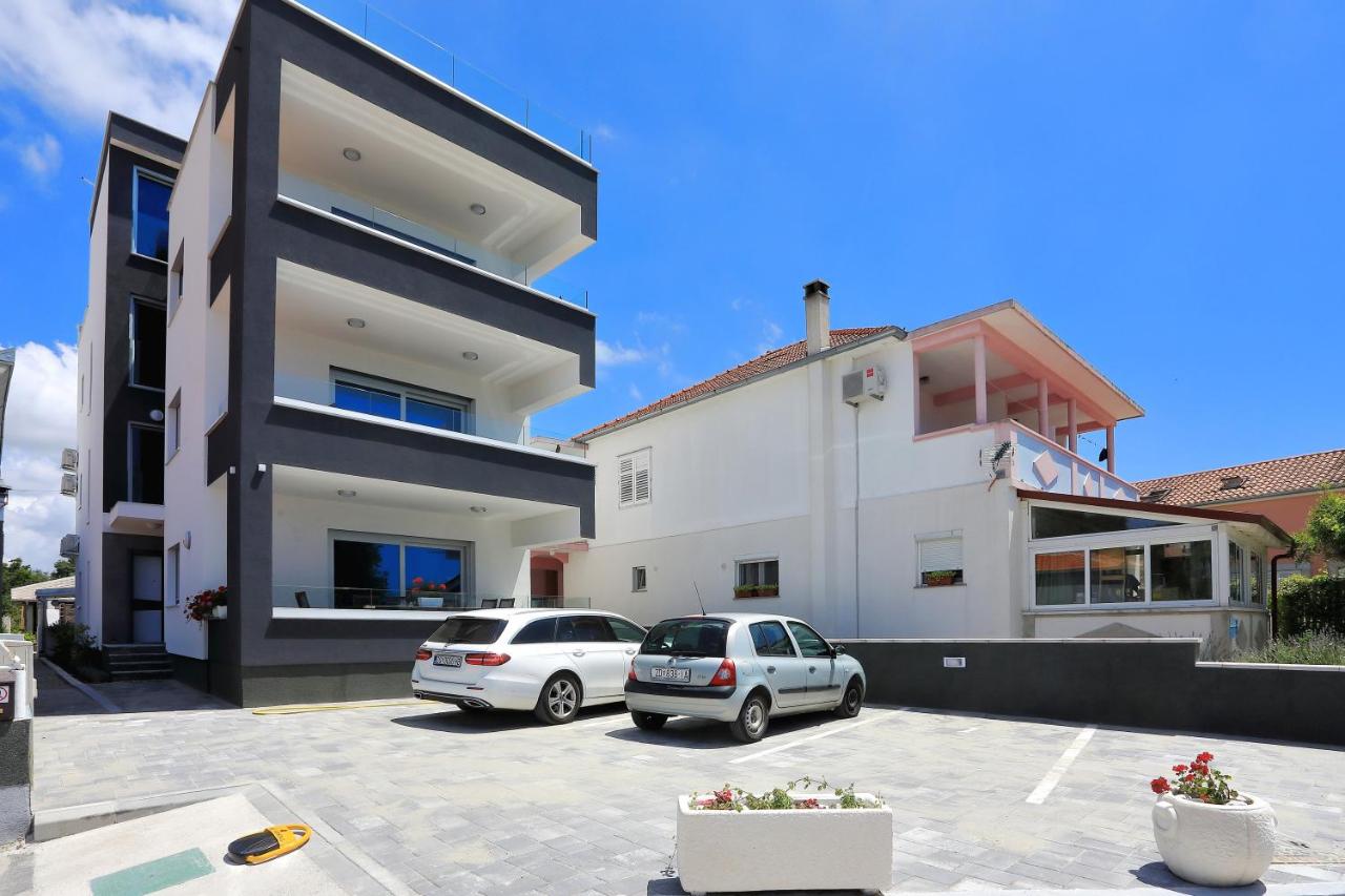 Apartmani Marina s pogledom, Sukošan - B&B