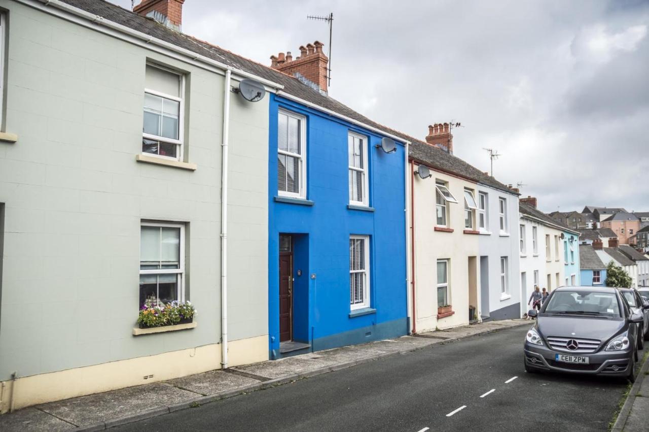 Sandy Retreat - 3 Bedroom Holiday Home - Tenby - B&B