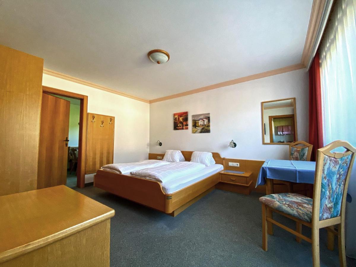 Apartment mit Balkon