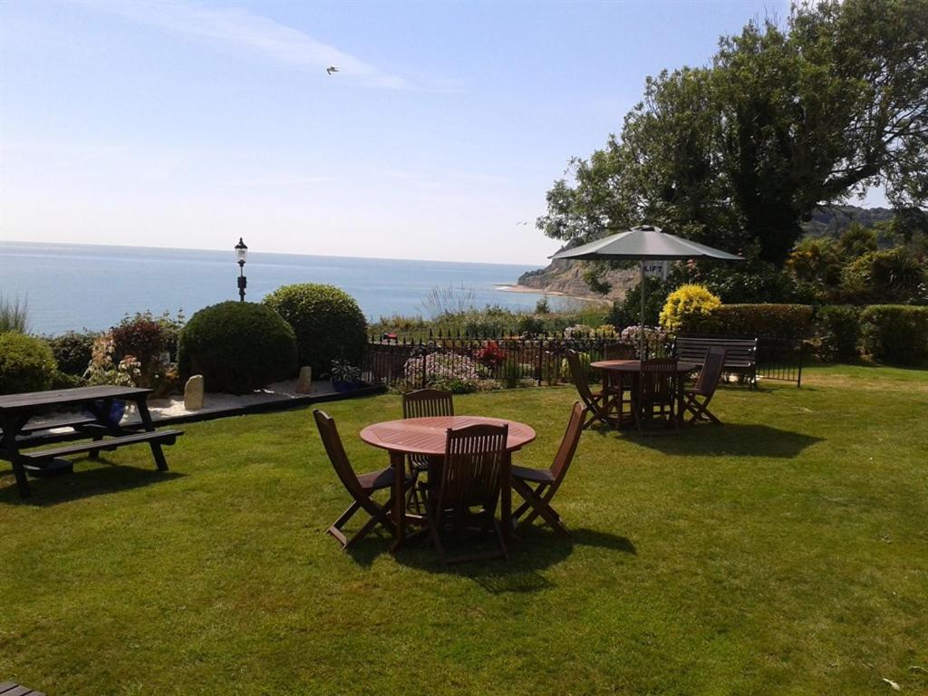 B&B Shanklin - The Cliff Hall - Bed and Breakfast Shanklin