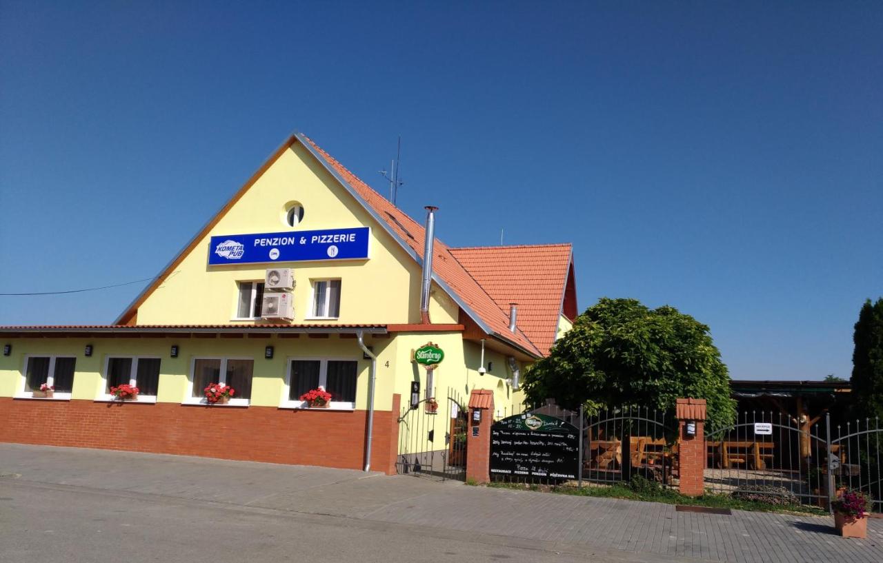 Penzion Kometa - rodinný pobyt u Novomlýnských jezer s komfortem, restaurací a dětskou zónou - B&B