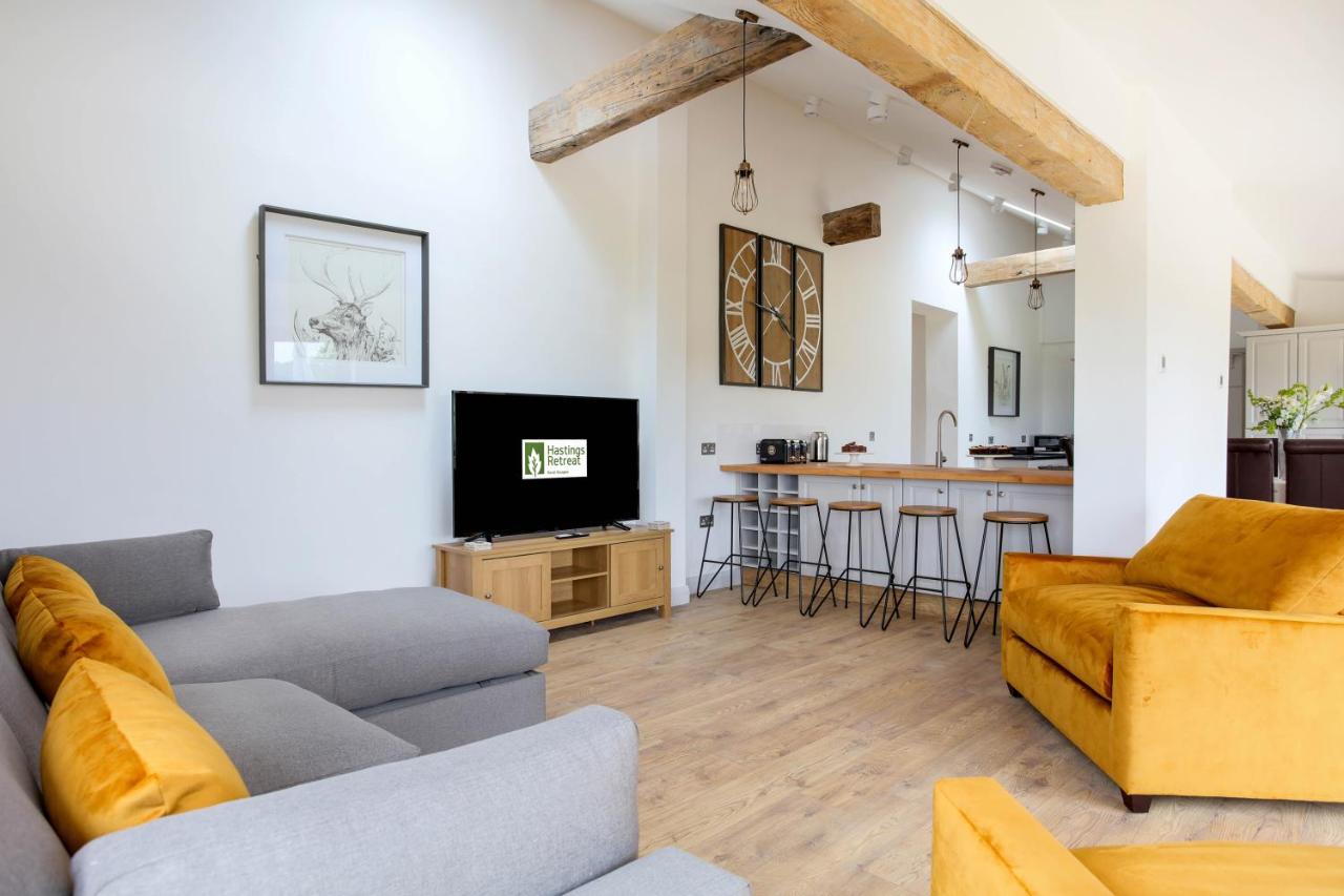 Hastings Retreat Rural barn conversions with Private Lake - B&B Ashby-de-la-Zouch