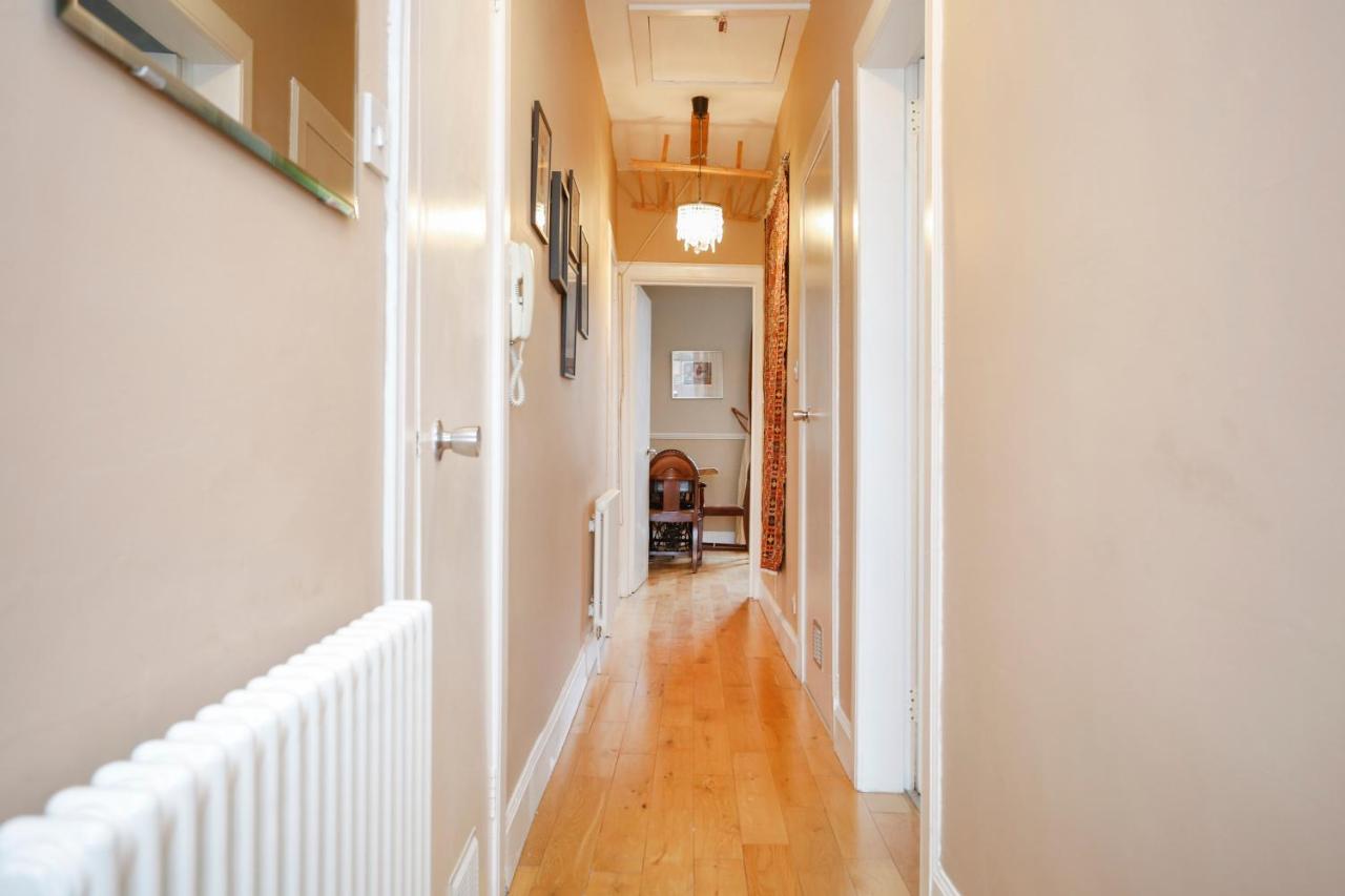 JOIVY Stunning 1 bed flat near Edinburgh Castle - B&B