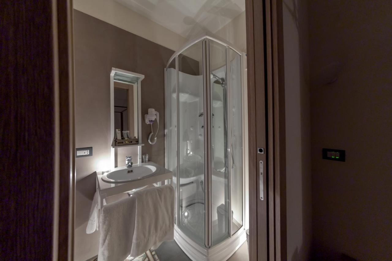 Habitación Doble Deluxe con ducha