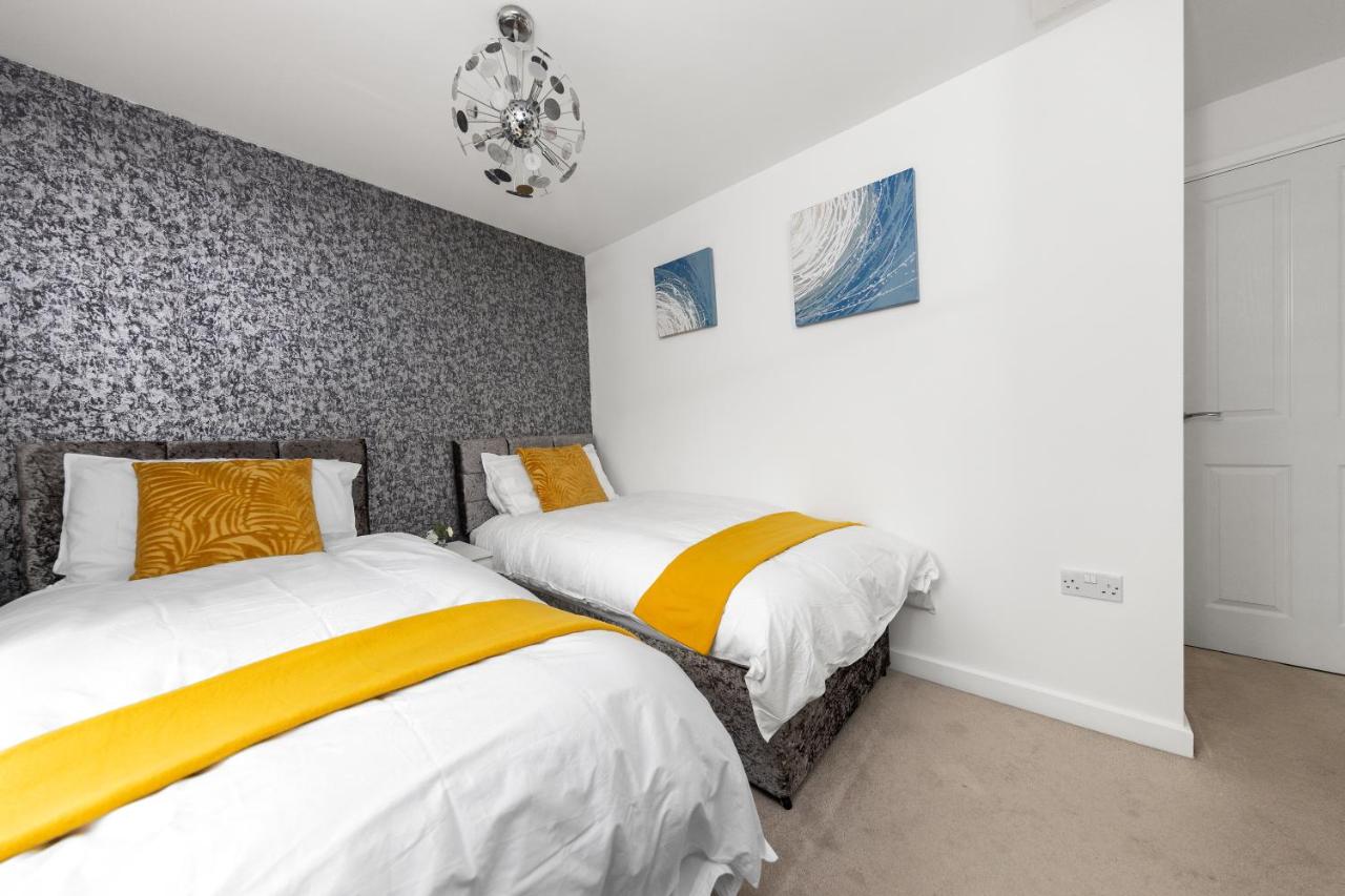 B&B Wolverhampton - Royal House Wolverhampton - Perfect for Contractors & Large Groups - Bed and Breakfast Wolverhampton