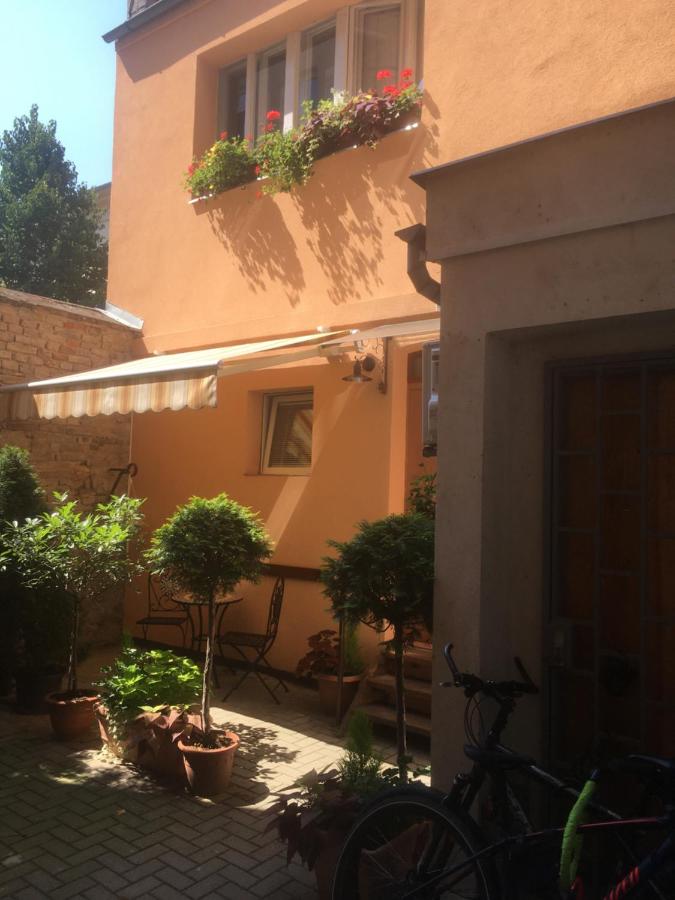 Theresa Apartments - B&B