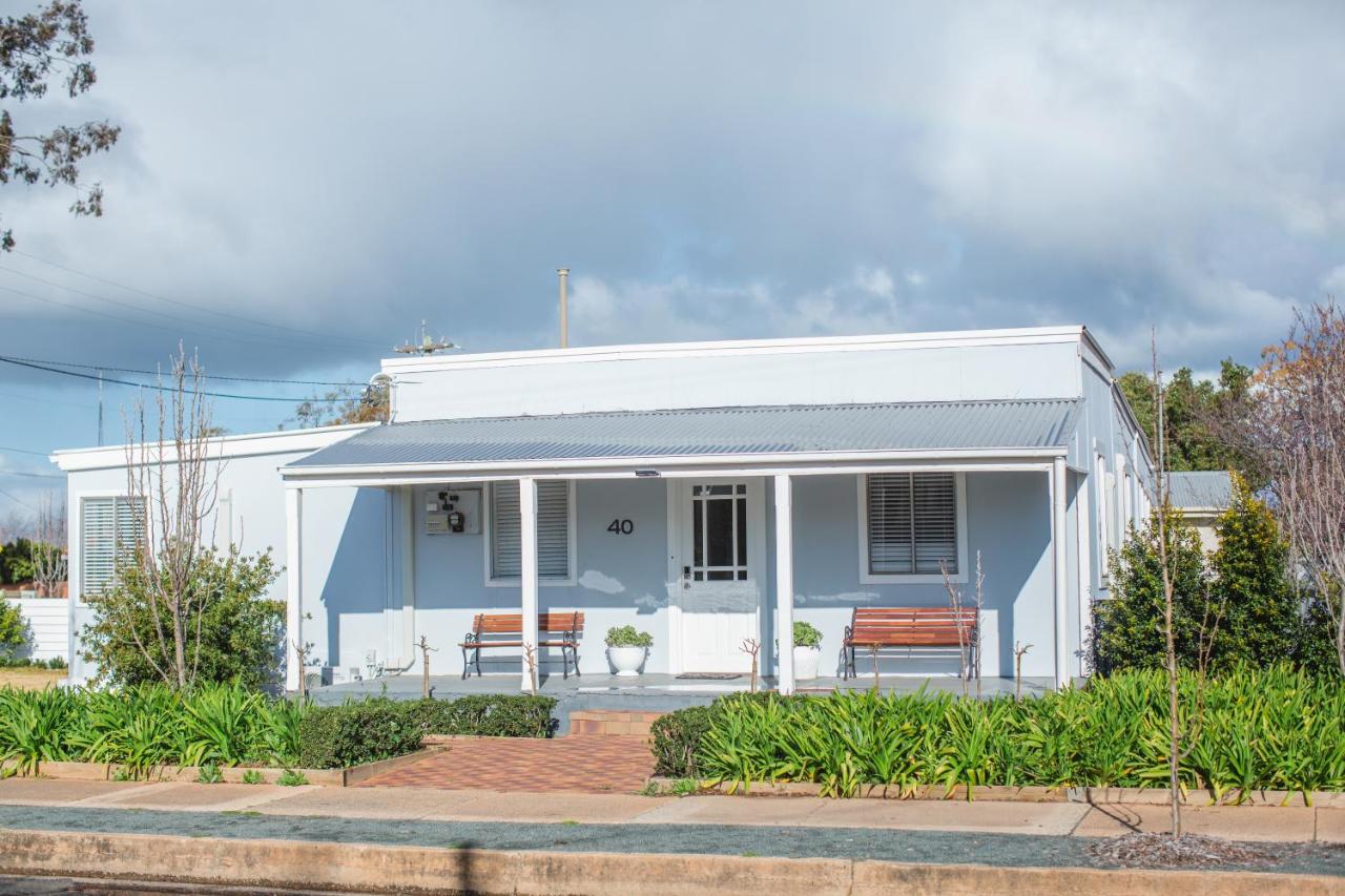 B&B West Wyalong - The Rested Guest 3 Bedroom Cottage West Wyalong - Bed and Breakfast West Wyalong