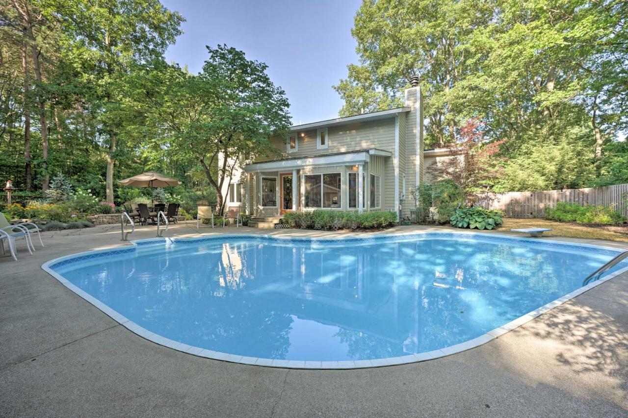 Lovely Holland Home with 1 Mile to Lake Michigan! - B&B