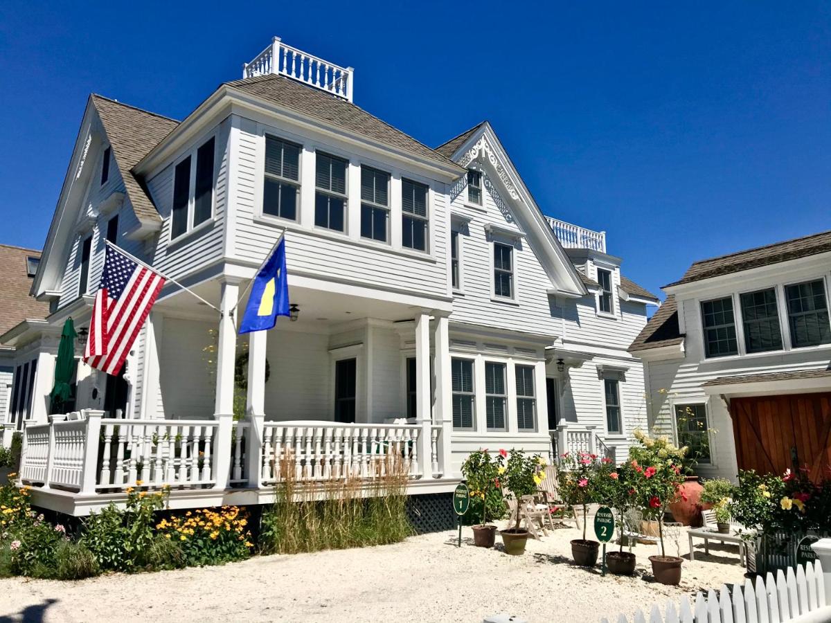 B&B Provincetown - White Porch Inn - Bed and Breakfast Provincetown